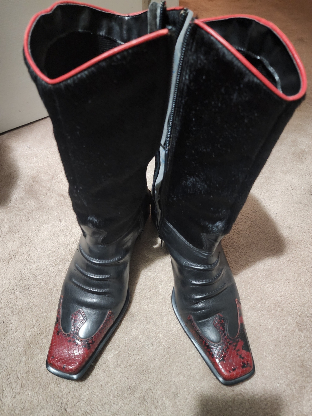 Women's Black & Red Western-Style Heeled Boots